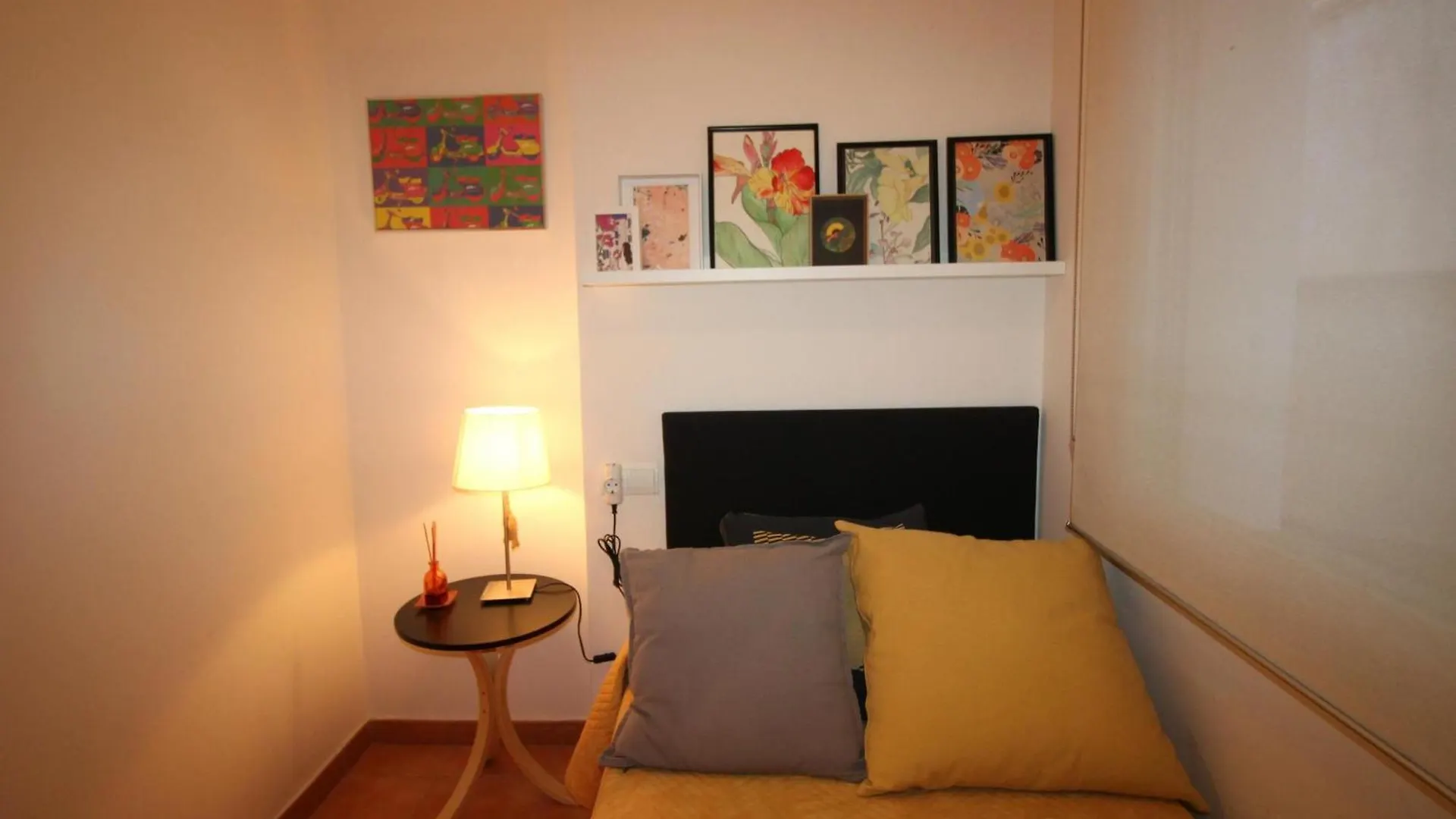 Apartamento Acogedor Con Gran Patio-Jardin, A 300M De La Playa De La Farella, Llanca. - Es-228-190