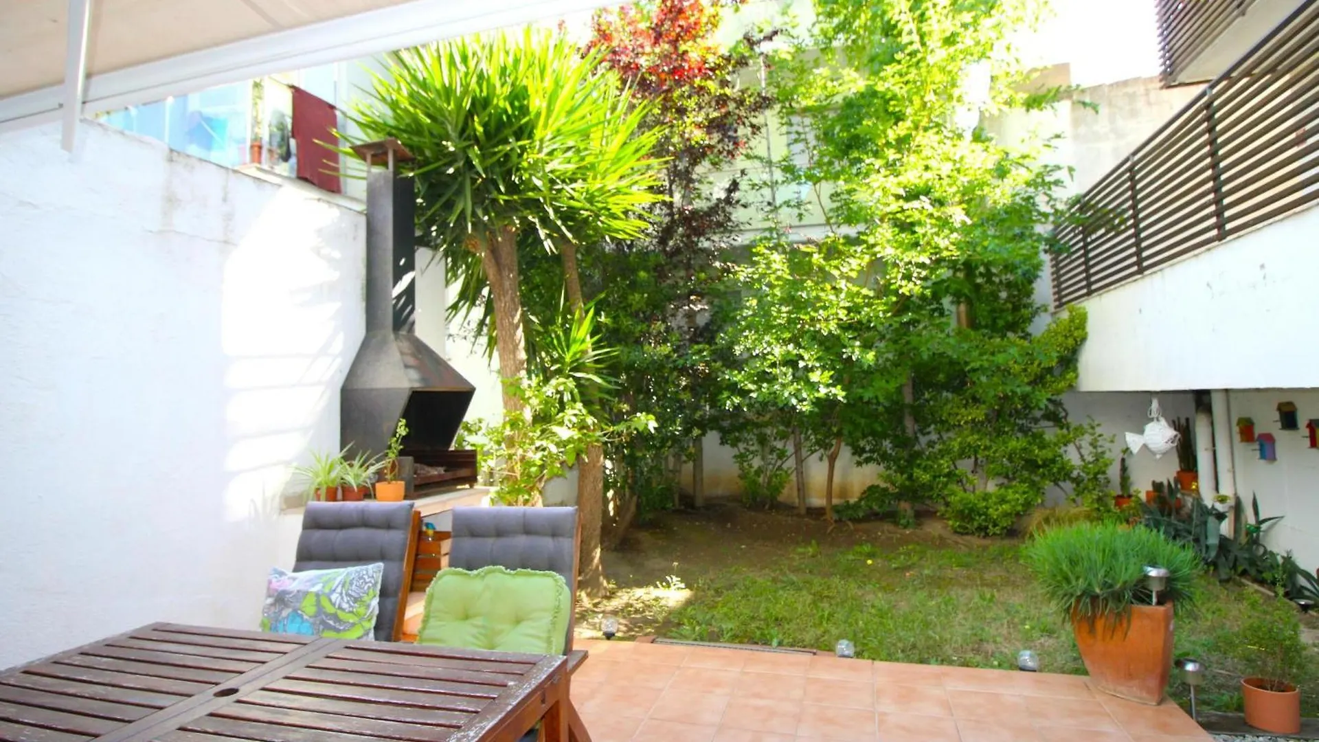Apartamento Acogedor Con Gran Patio-Jardin, A 300M De La Playa De La Farella, Llanca. - Es-228-190