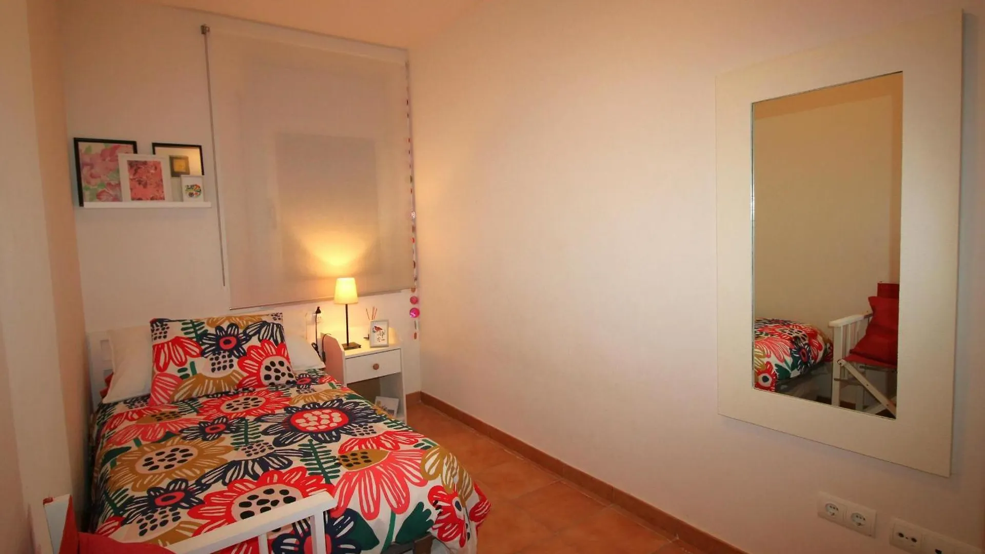 Apartamento Acogedor Con Gran Patio-Jardin, A 300M De La Playa De La Farella, Llanca. - Es-228-190 Spain