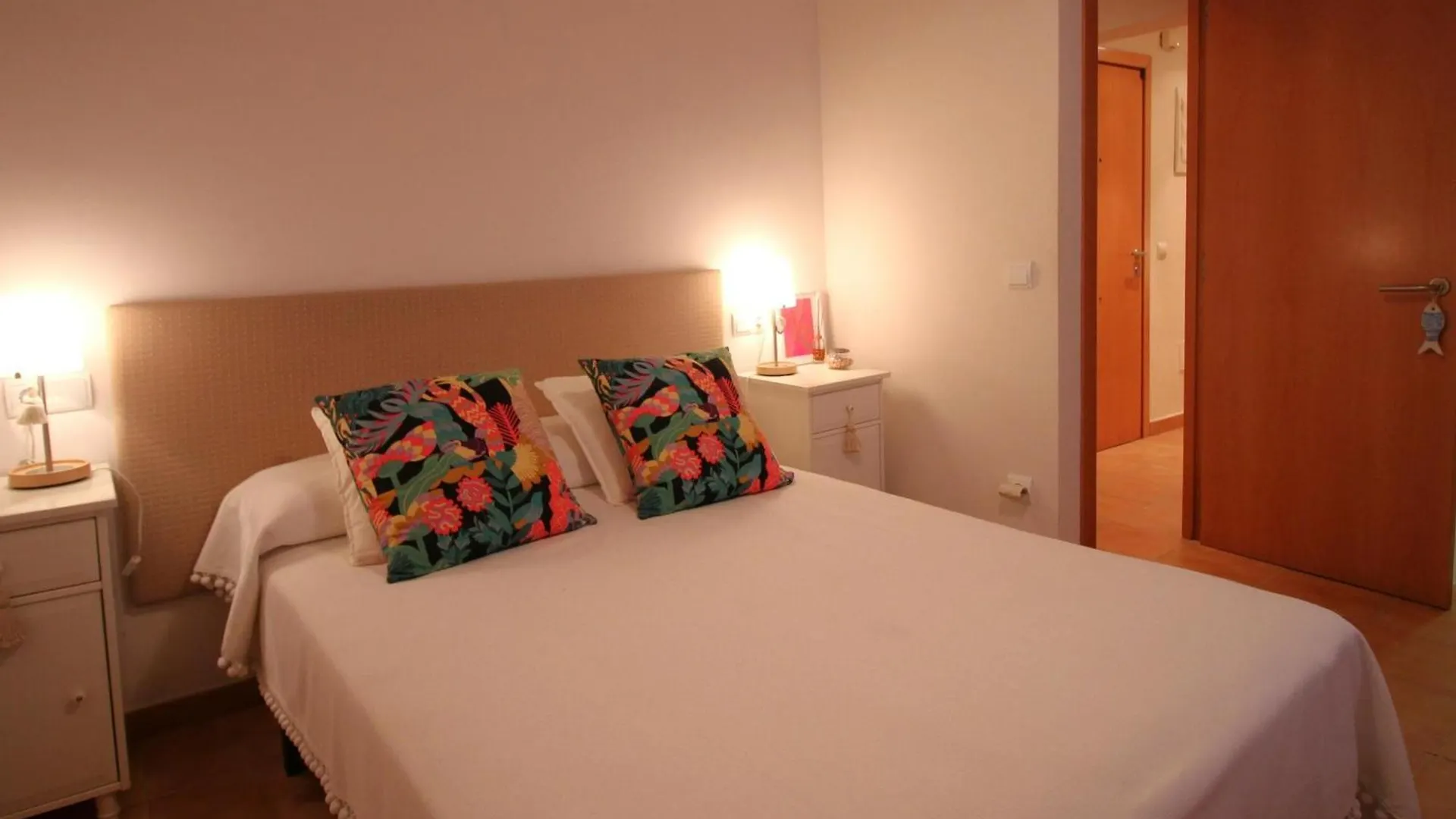 Apartamento Acogedor Con Gran Patio-Jardin, A 300M De La Playa De La Farella, Llanca. - Es-228-190 0*, Llanca Spain