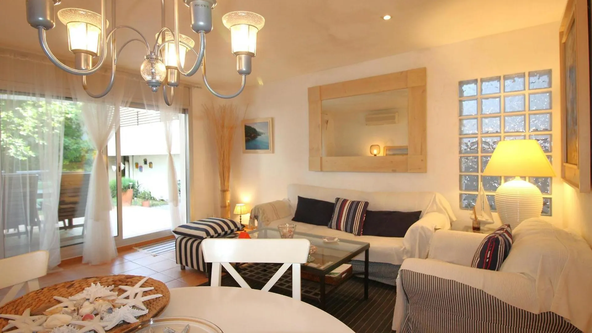 Apartment Apartamento Acogedor Con Gran Patio-Jardin, A 300M De La Playa De La Farella, Llanca. - Es-228-190 Spain