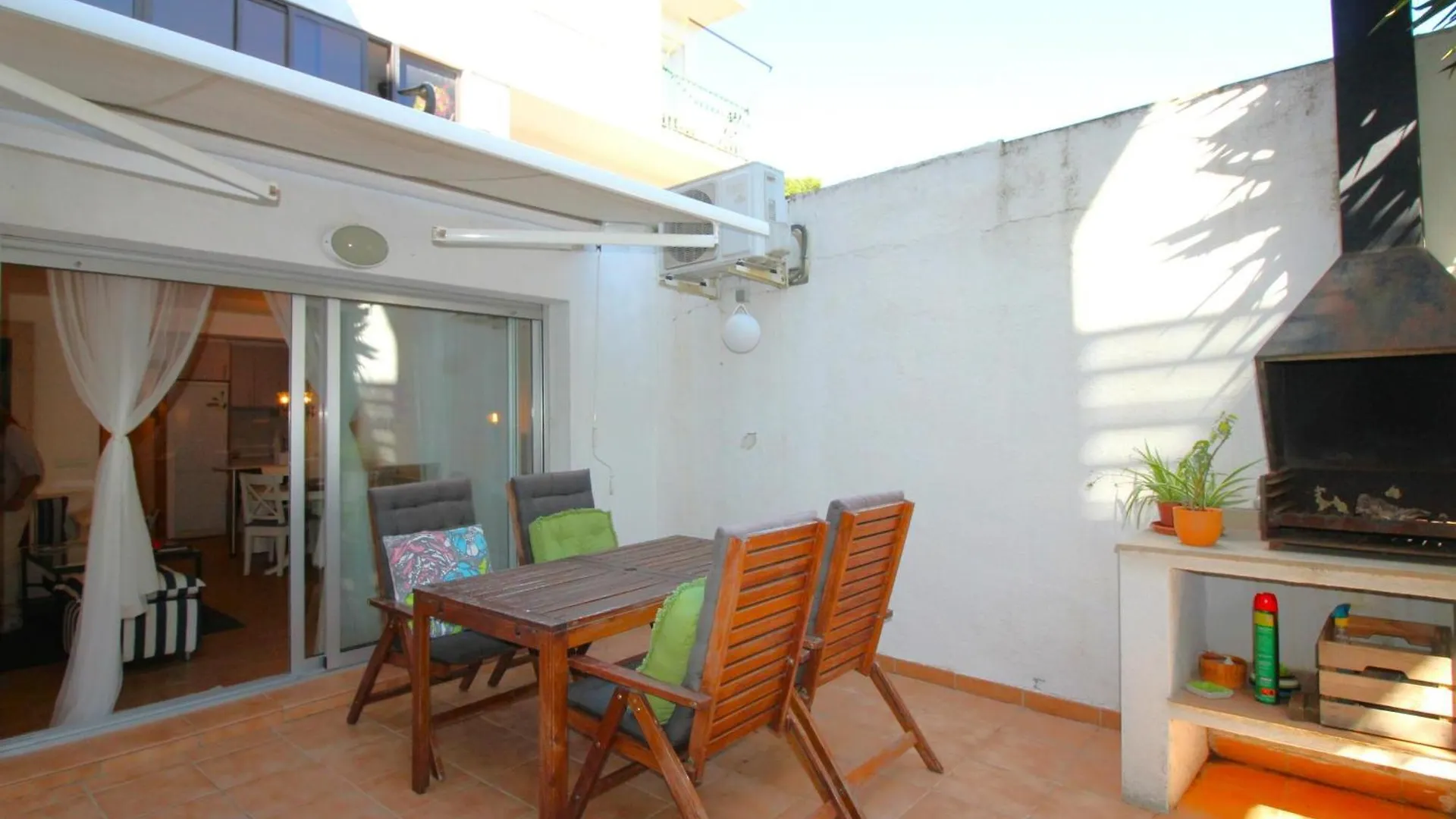 Apartamento Acogedor Con Gran Patio-Jardin, A 300M De La Playa De La Farella, Llanca. - Es-228-190 Apartment